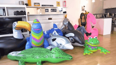 146847 - Inflatable zoo crushed under my high heels