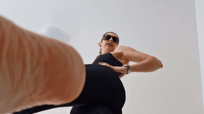 153096 - Stuck to the giantess' foot during workout (small version)