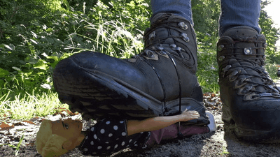 178968 - Tiny foot slave tied to my boot sole (small version)