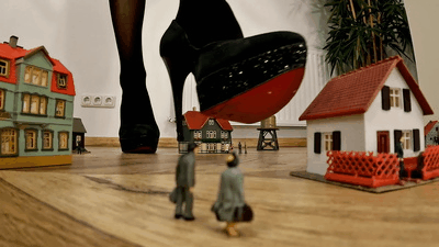 184937 - Small village and tinies crushed under my high heels