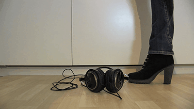 39674 - Tough headphones under my rough boots