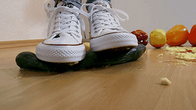 90273 - Food crushed under converse soles