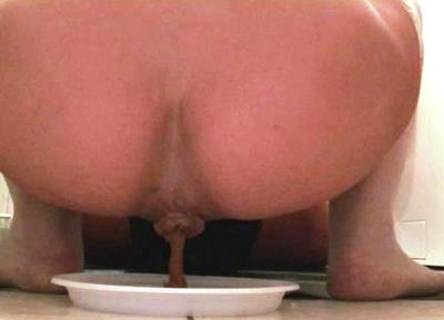 53013 - Shitting in mouth and in a plate