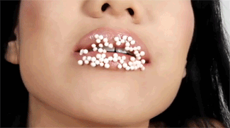 2206 - Jade's White Candy Balls
