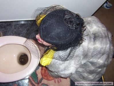 69504 - Perverted piss Lady masturbate in Toilet