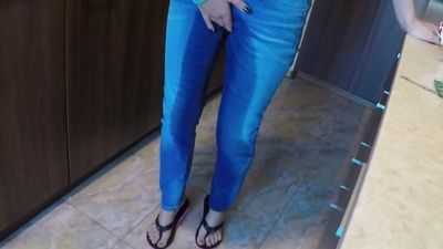 86453 - Jeans Wetting in the Kitchen