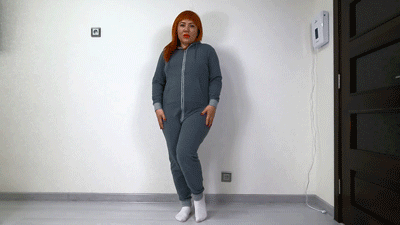 162252 - Farting and Pooping in Grey Onesie