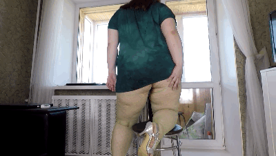 128424 - Bbw has to Shit with Fart