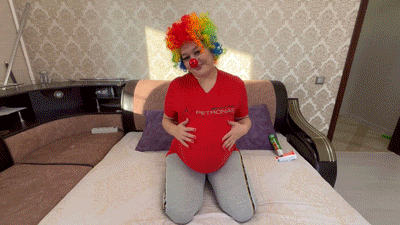 182930 - Pregnant Clown Farting and Messing Diapers and Leggings