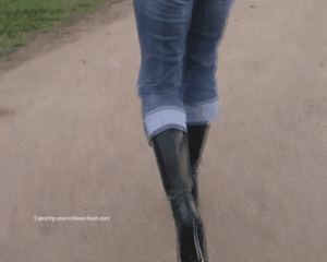 3361 - Picking Flowers in wonderful Boots