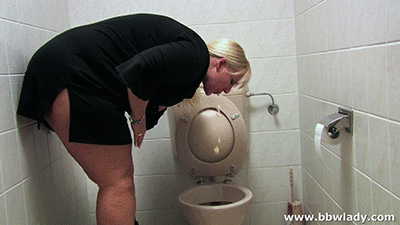 58557 - Cathy orders her slave to eat from the toilet