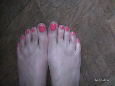 49004 - The beautiful feet Miss Elisa