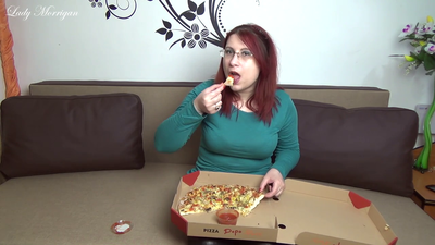 85285 - Stuffing Myself with Delicious Pizza