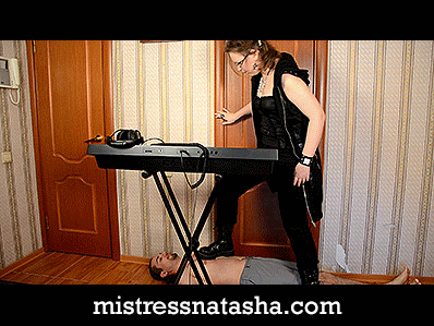 98751 - Mistress Natalia - Trampled under Keyboard Player