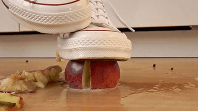119532 - Crushing apples under my converse