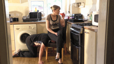 89054 - Sarah Sits On Mark's Head In Her Tight Jeans