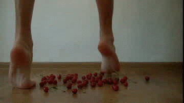 81115 - Barefoot cherries crushing