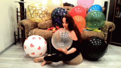114090 - Nathalie Blows To Pop Clear Balloon 16