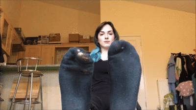 141708 - Melissa Shows Off Her Smelly Black Work Socks
