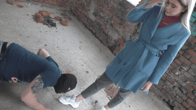 154413 - NICOLE - Walk through an abandoned house - Humiliates her pathetic loser slave (mp4)
