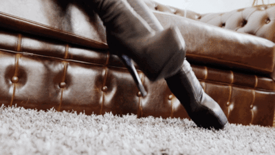 145786 - Lick my abused leather boots! (4K)