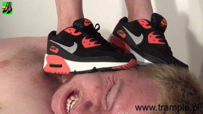 86286 - Nike trampling