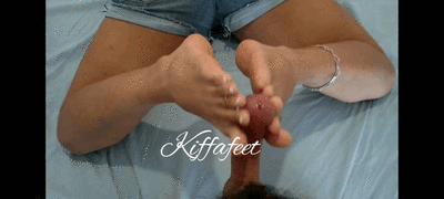 162529 - Goddess Kiffa - Amateur Footjob 7 inverted position - FOOTJOB - TOEJOB - CUM ON FEET - SOLES - OIL - OILED FEET - TOE RING - POV - CUMSHOT -
