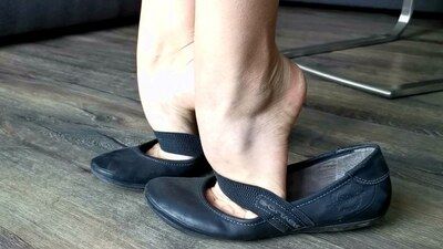 182856 - candid high arched soles feet 3