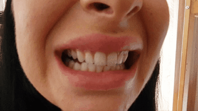 166944 - Biting with my sharp teeth