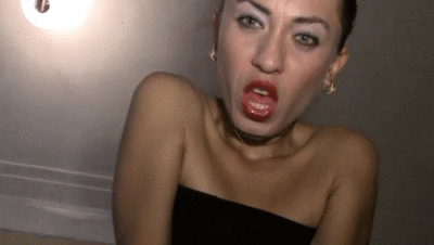 Cam Girl Fickt Ihre Muschi Mit Den Fingern Vor Laufender Webcam! - Closeup