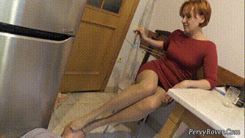 186310 - Oral Servitude For Tall Mature Redhead's Feet From Shoes To Bare Feet (Full Set)