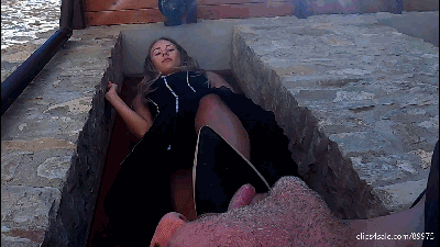 203736 - GABRIELLA - Holidays with the slave - OUTDOOR human rug
