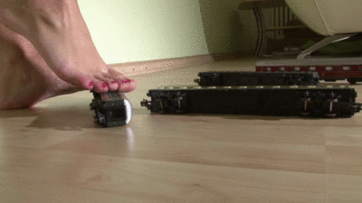 28222 - Destroying model railway pt. 1