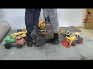 115660 - Toy Car massacre under cruel Boots 3