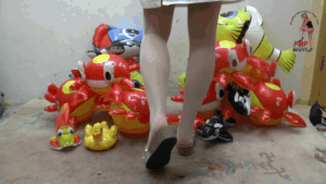 143884 - Inflatables under Heels