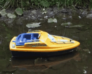 15392 - Boat under Boots