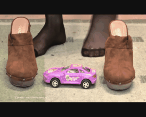 67557 - Car under Nylons and Clogs