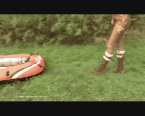 90151 - Rubber Dinghy under Boots and Car