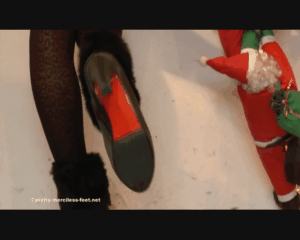 92831 - Poor Santas under Christins Boots