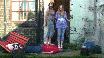 28337 - Concrete Trample Girls 21 Stone (294lbs) On His Head