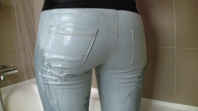 Olesya trägt heute eine Jeans dreiviertel Leggings! 