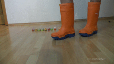 129876 - Sneaker-Girl Fussballgirl07 - Mini Toy-Cars vs. Rubber-Boots