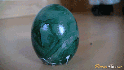 32362 - Easter egg crushing